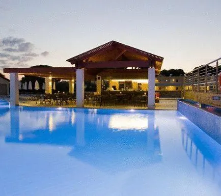 Island Blue Apartahotel 3*